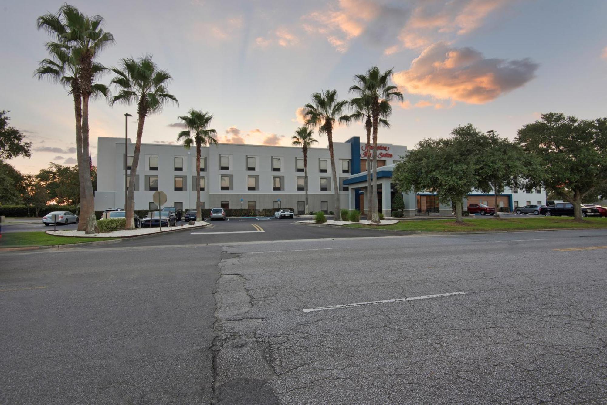 Hampton Inn & Suites Pensacola I-10 N At University Town Plaza Экстерьер фото