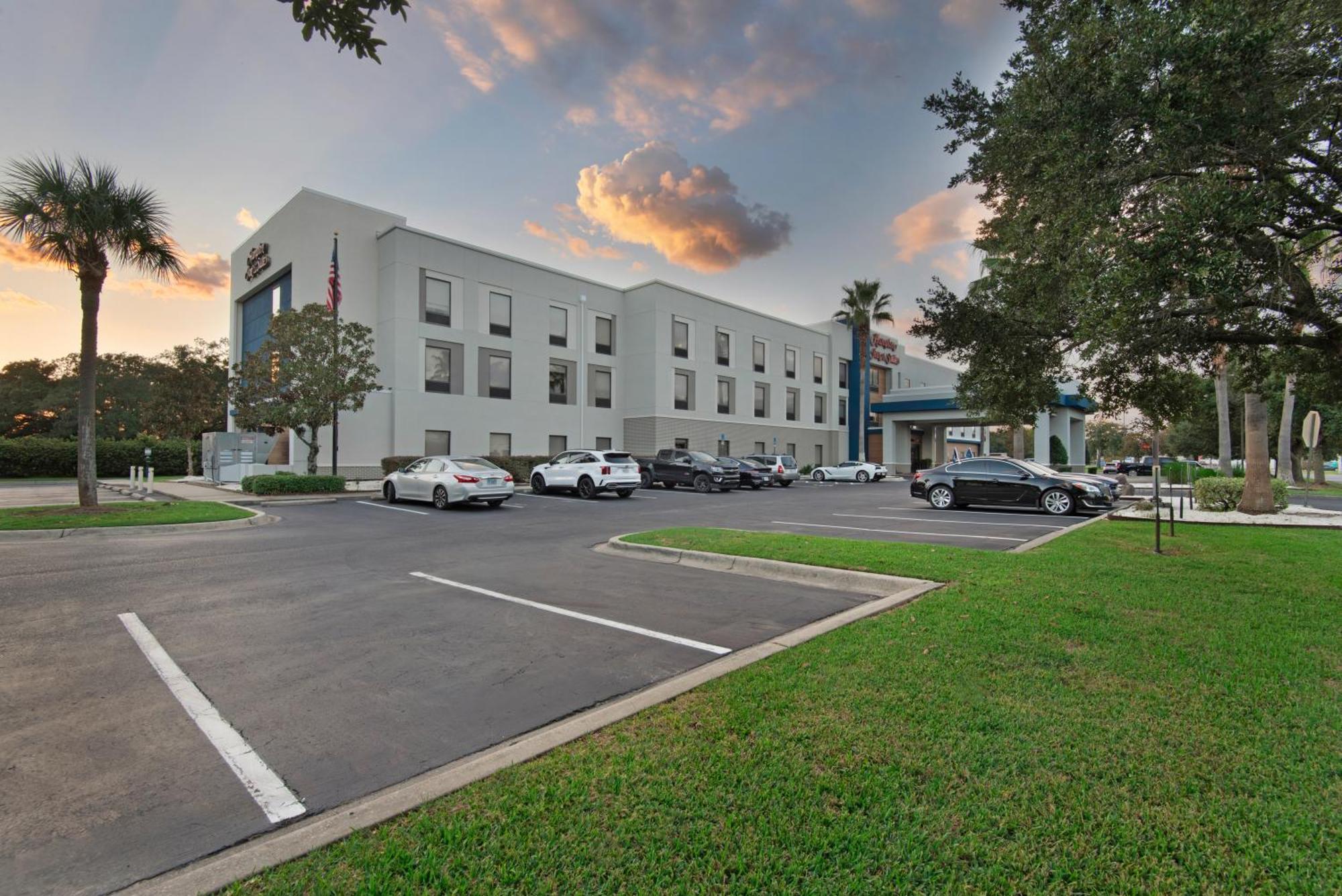 Hampton Inn & Suites Pensacola I-10 N At University Town Plaza Экстерьер фото