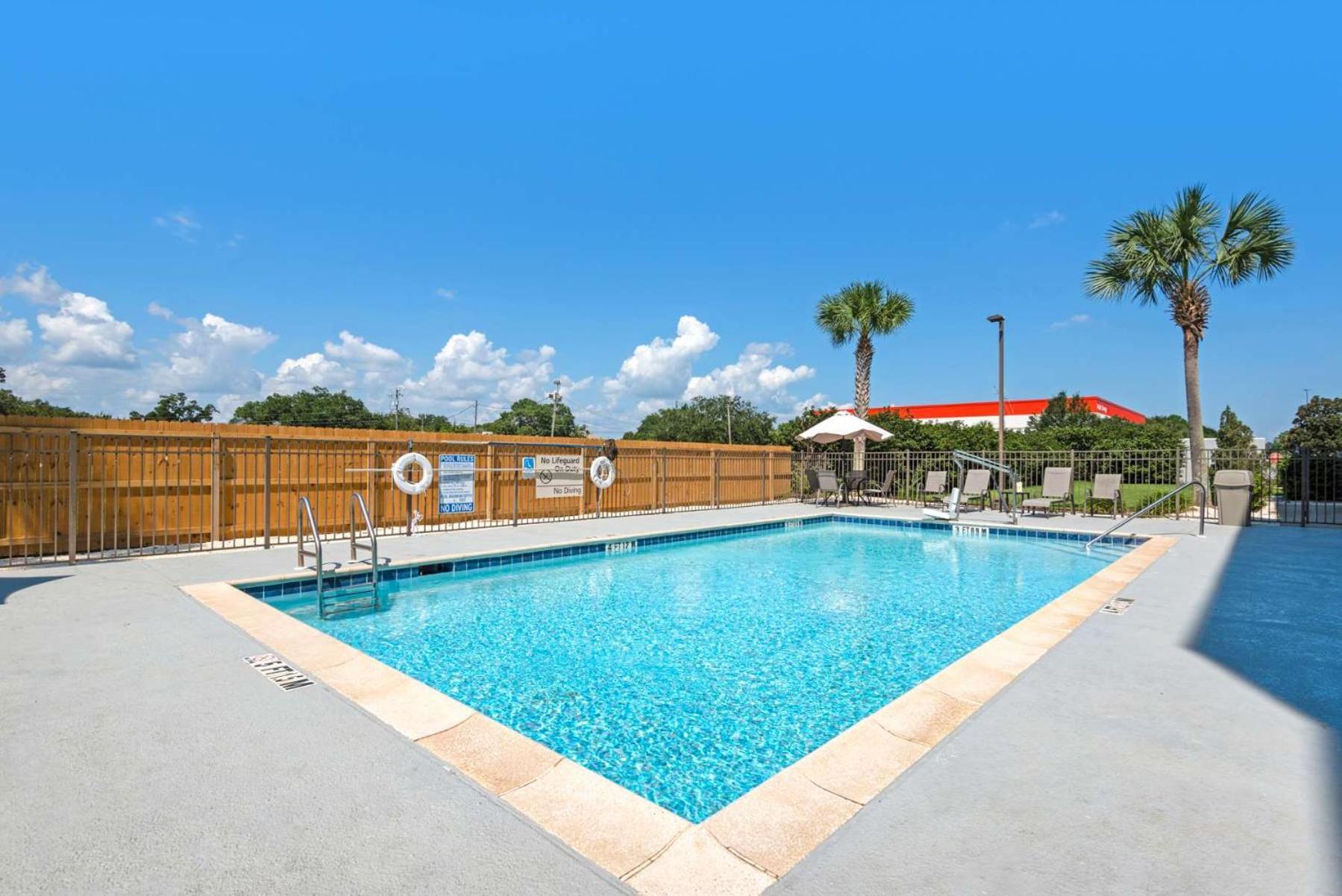 Hampton Inn & Suites Pensacola I-10 N At University Town Plaza Экстерьер фото